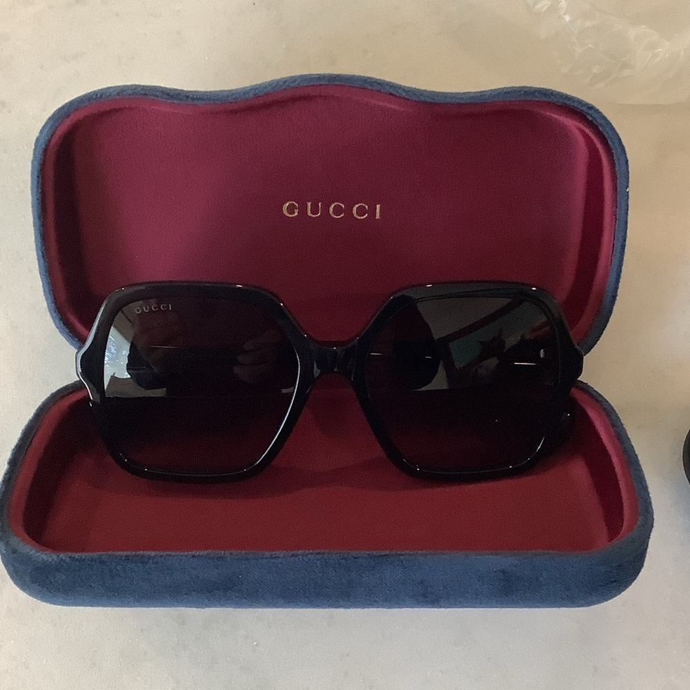 34. Gucci Women's Oversized Square, Black Sunglasses, Brand New